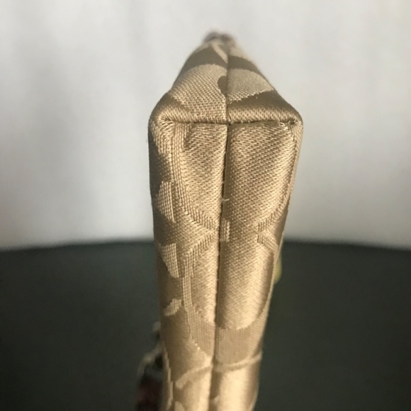 Coach Khaki/Pink Canvas Leather Signature C Corner Zip Pleated Wristlet - Picture 5 of 16